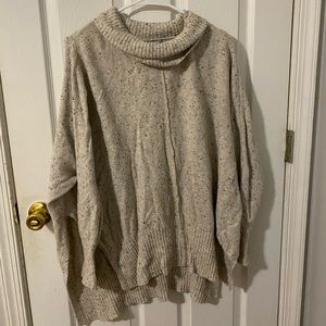 Oversized beige sweater turtle neck